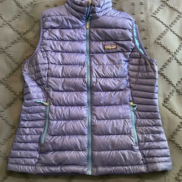 Patagonia Lavender Quilted Down Vest with Teal Trim - Picture 1 of 3